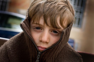 protection triste solitude adolescent enfant