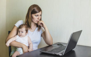 Des enfants stressés par l'endettement des parents